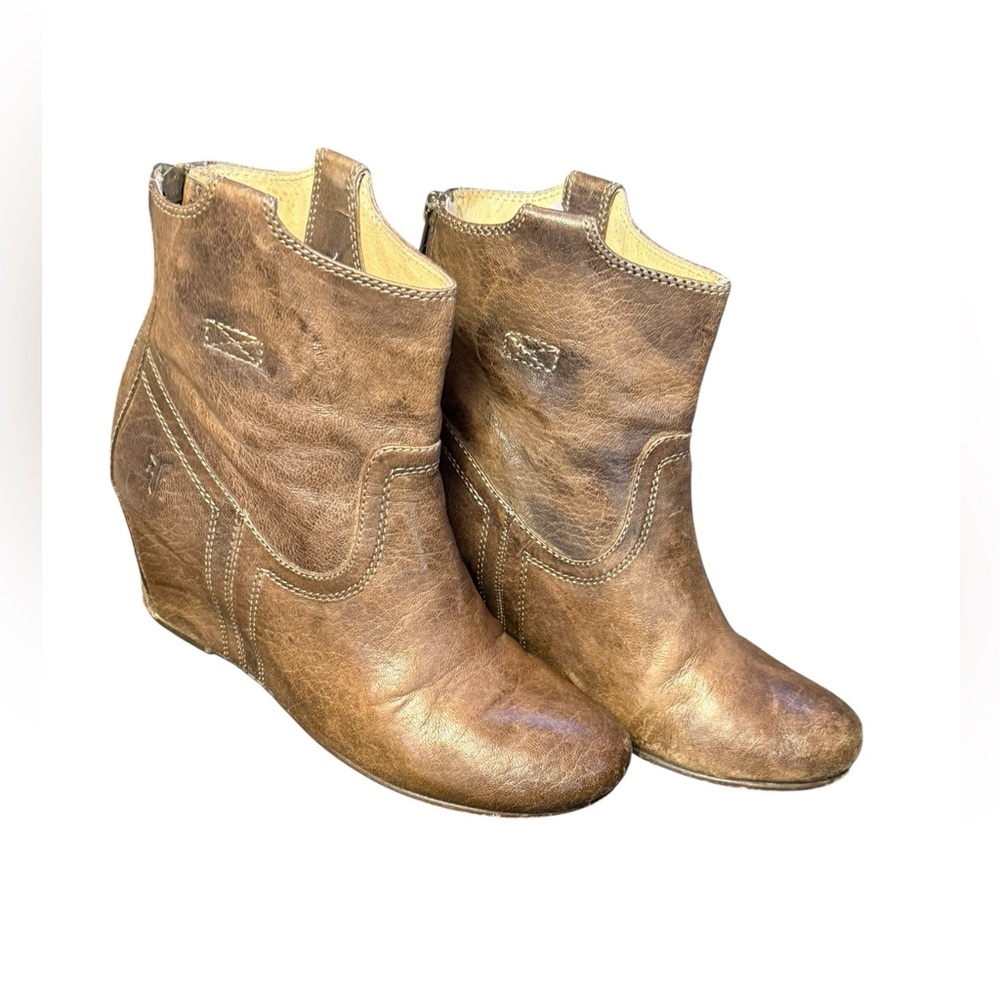Frye Carson Wedge Hidden Approx 3 Inch Heel Brown Distressed Boho Bootie‎ 8M